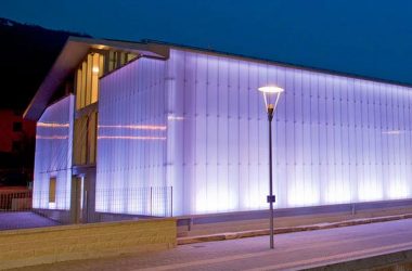 Esterni dello stabilimento di acqua Levico