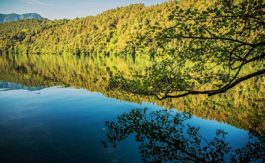 Veduta del Lago di Levico in Trentino Alto Adige