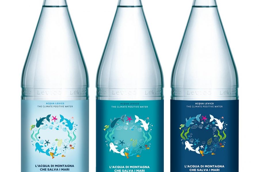 L’acqua di montagna che salva i mari.  Le nuove etichette manifesto di Acqua Levico